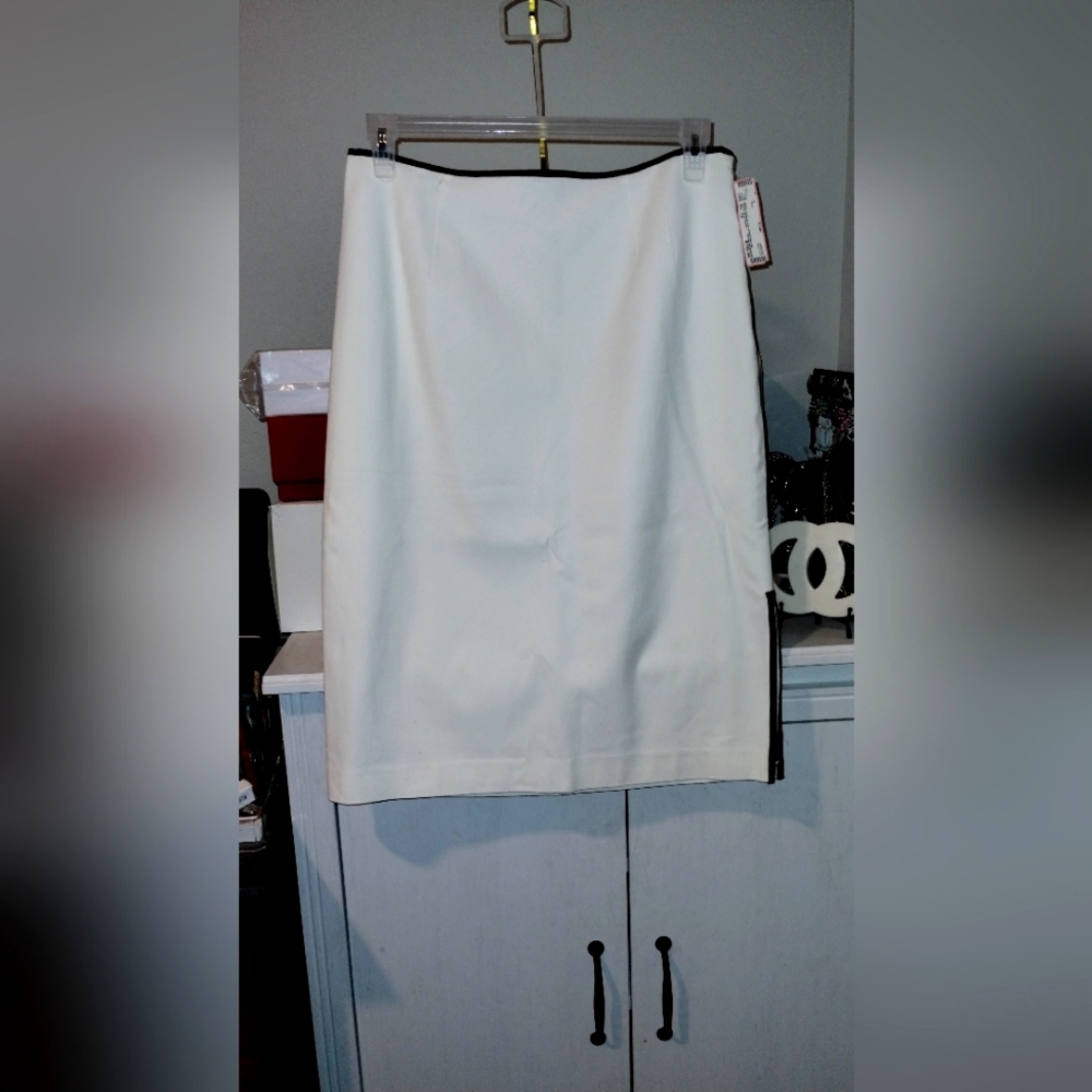 Like new Oscar De la Renta Skirt